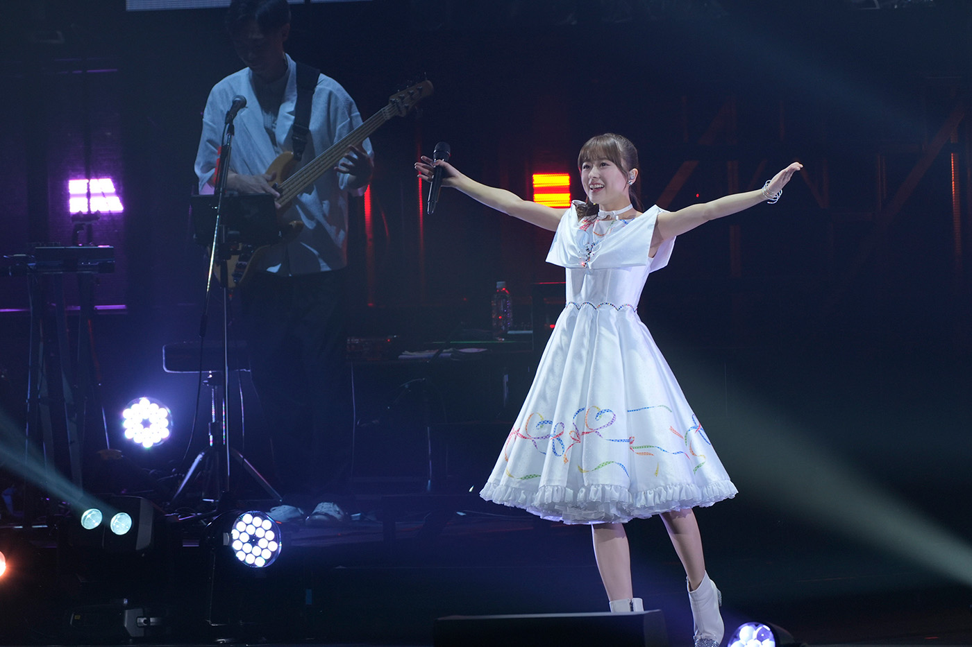 送り合う温かな想いが、こぼさせた幸せな涙――“Inori Minase 10th ANNIVERSARY LIVE TOUR Travel Record”ファイナル公演レポート
