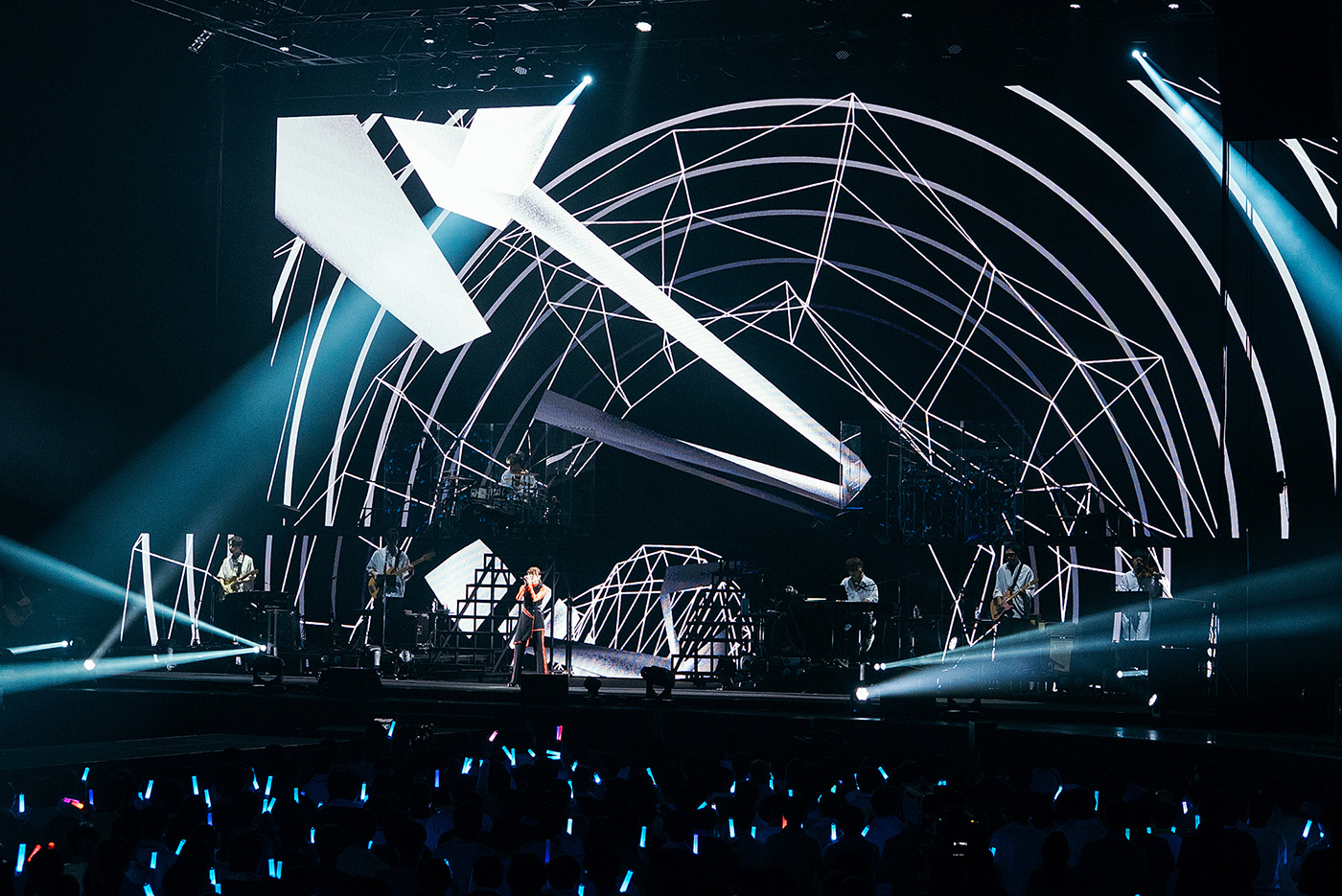 送り合う温かな想いが、こぼさせた幸せな涙――“Inori Minase 10th ANNIVERSARY LIVE TOUR Travel Record”ファイナル公演レポート - 画像一覧（9/15）