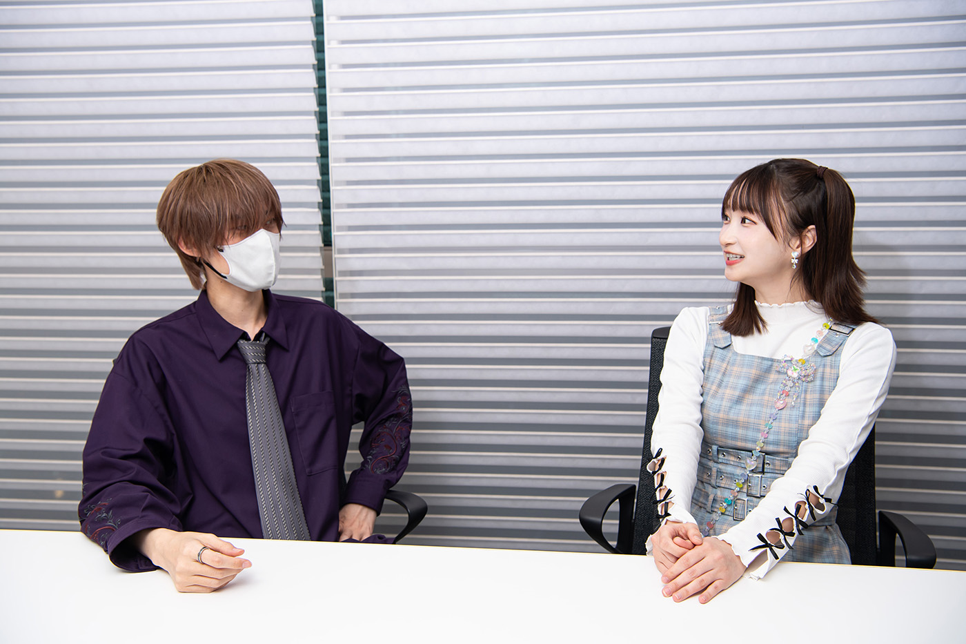 「今夜、あの街から」が集大成とも言える待望の1stアルバム『NOT ENOUGH』をリリース！新曲「Not Enough」のゲストボーカルである声優の秋奈とヨルマチのサウンドメイクとボーカルを担うNoraの2人に話しを聞いた - 画像一覧（3/6）