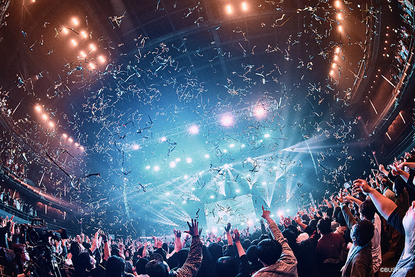 次々に観客を沸かせた、“青木陽菜の音楽”での真っ向勝負！『青木陽菜 1stLIVE「BLUE TRIP」』レポート - 画像一覧（8/11）