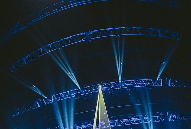 次々に観客を沸かせた、“青木陽菜の音楽”での真っ向勝負！『青木陽菜 1stLIVE「BLUE TRIP」』レポート