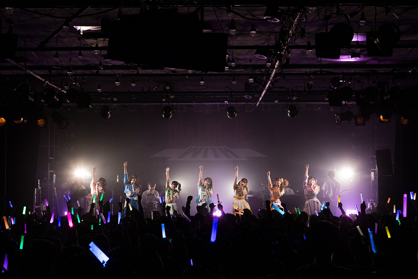 どちらのファンかなんて、両者のパフォーマンスの前には無関係！多彩な魅力が次々に熱狂を巻き起こした“DIALOGUE＋WITH vol.7 －岡咲美保－”レポート - 画像一覧（2/11）