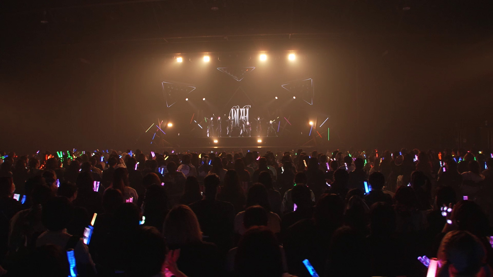 「圧倒的なダンス力で突き抜ける」――2次元男性アイドルの常識を塗り替えるXlamVの魅力に接近！ - 画像一覧（12/14）