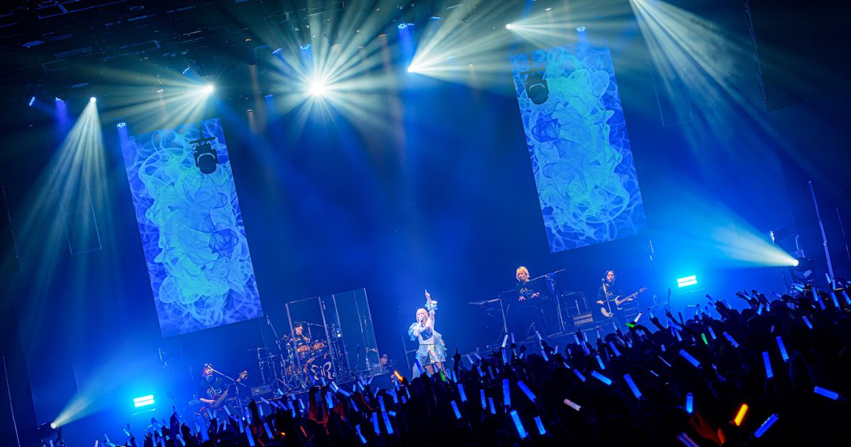 Eir＋藍井エイル6点セット リスアニ!、LAST BLUE、RE BLUE等 藍井エイルの今、そして未来を提示した――『Eir Aoi LIVE“BLUE FLAiR