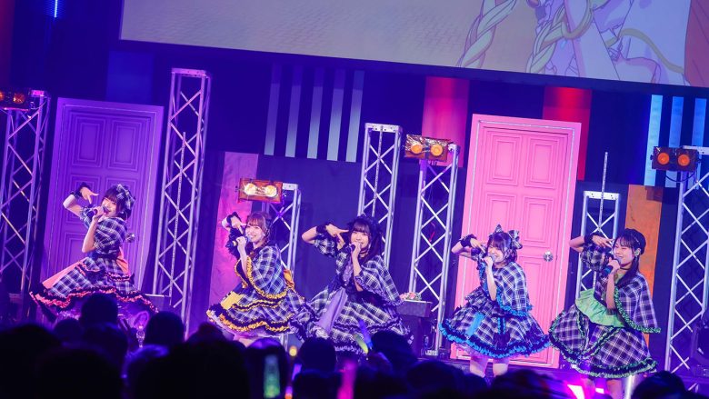 客席いっぱいに“心の花”が咲き乱れた、エネルギッシュでエモエモな公演！“『前橋ウィッチーズ』ライブ STRAIGHT! REACH!! CHEER!!!”東京公演・夜の部レポート