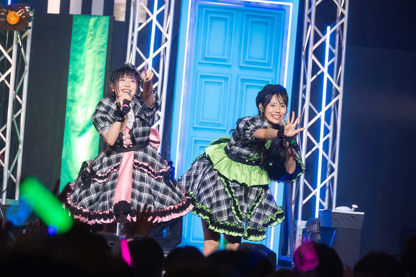 客席いっぱいに“心の花”が咲き乱れた、エネルギッシュでエモエモな公演！“『前橋ウィッチーズ』ライブ STRAIGHT! REACH!! CHEER!!!”東京公演・夜の部レポート - 画像一覧（5/11）