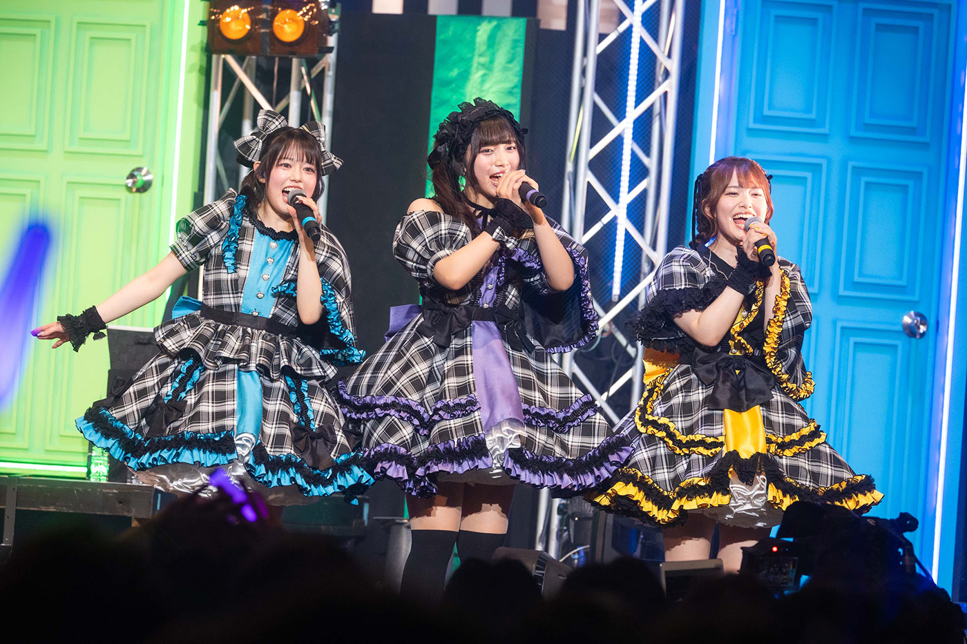 客席いっぱいに“心の花”が咲き乱れた、エネルギッシュでエモエモな公演！“『前橋ウィッチーズ』ライブ STRAIGHT! REACH!! CHEER!!!”東京公演・夜の部レポート - 画像一覧（4/11）