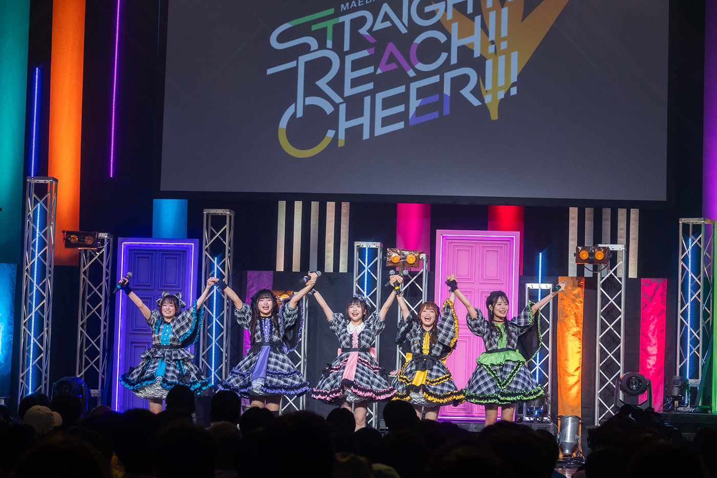 客席いっぱいに“心の花”が咲き乱れた、エネルギッシュでエモエモな公演！“『前橋ウィッチーズ』ライブ STRAIGHT! REACH!! CHEER!!!”東京公演・夜の部レポート - 画像一覧（3/11）